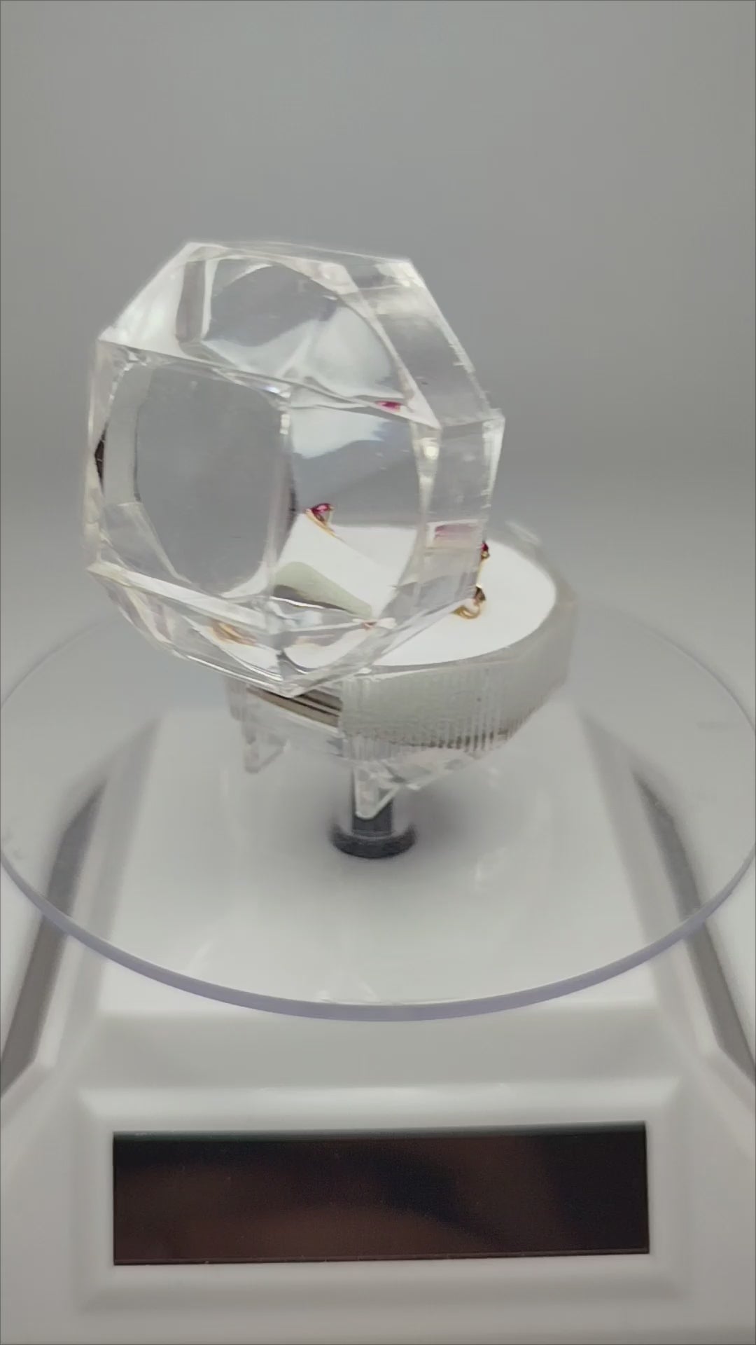 Aros de oro 14k con piedra rubilita