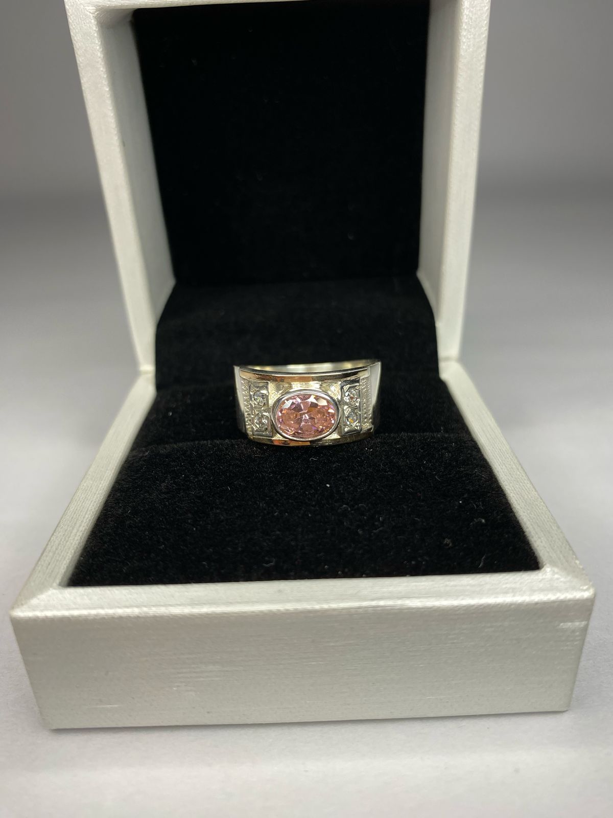 Anillo de plata 950 con oro 14k. Más piedra de morganita