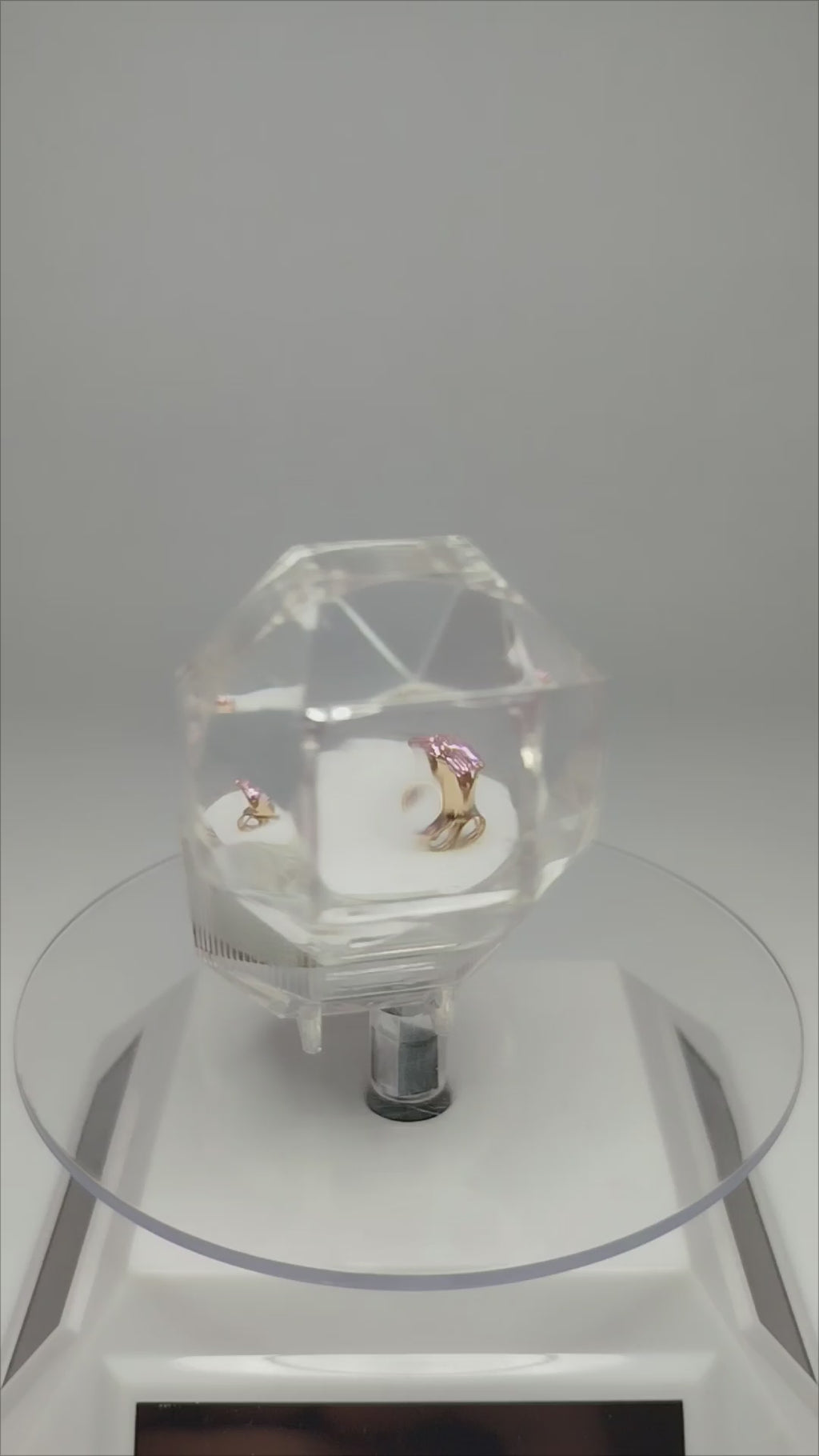 Aros de oro 14k con piedra morganita