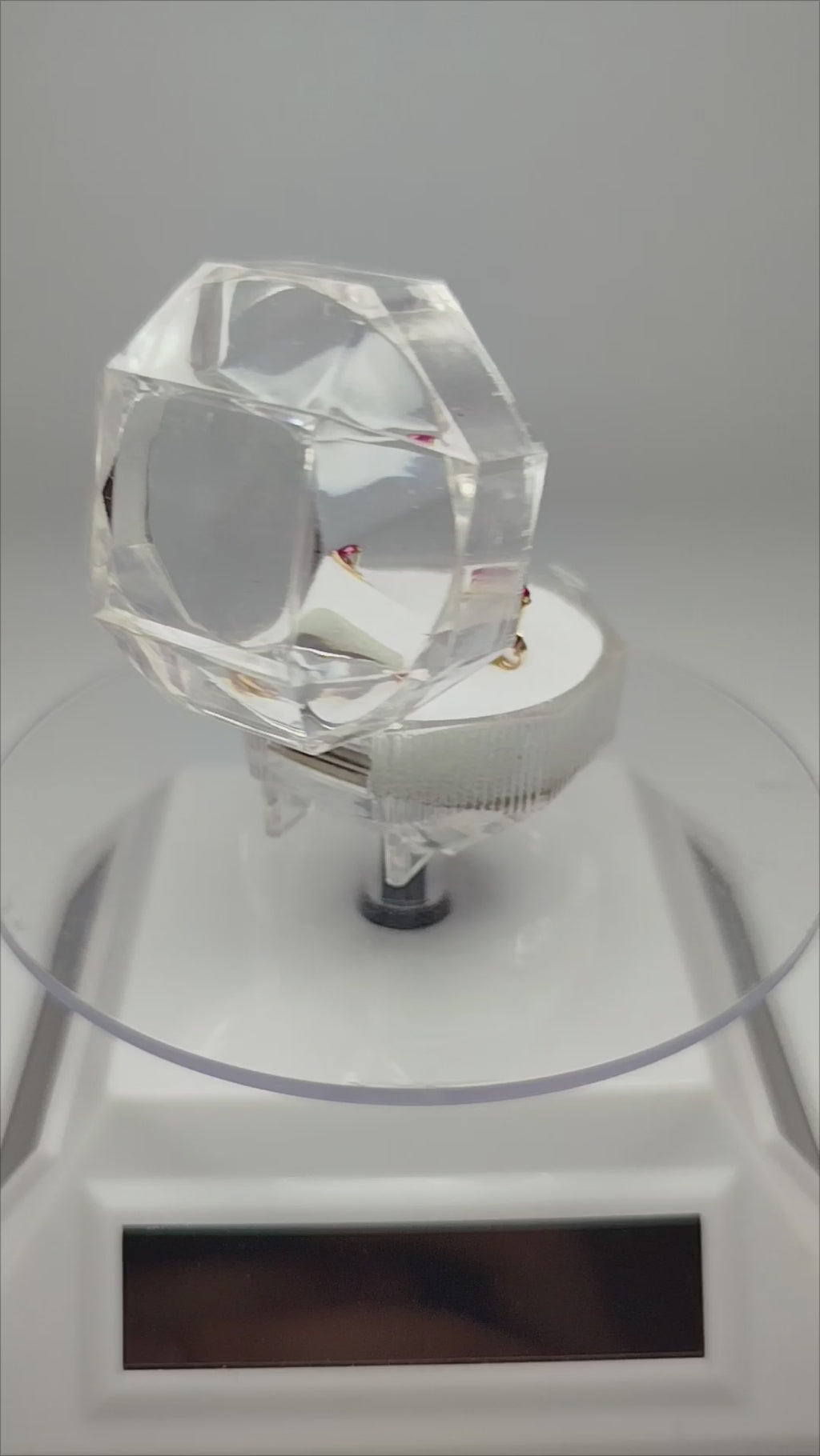 Aros de oro 14k con piedra rubilita
