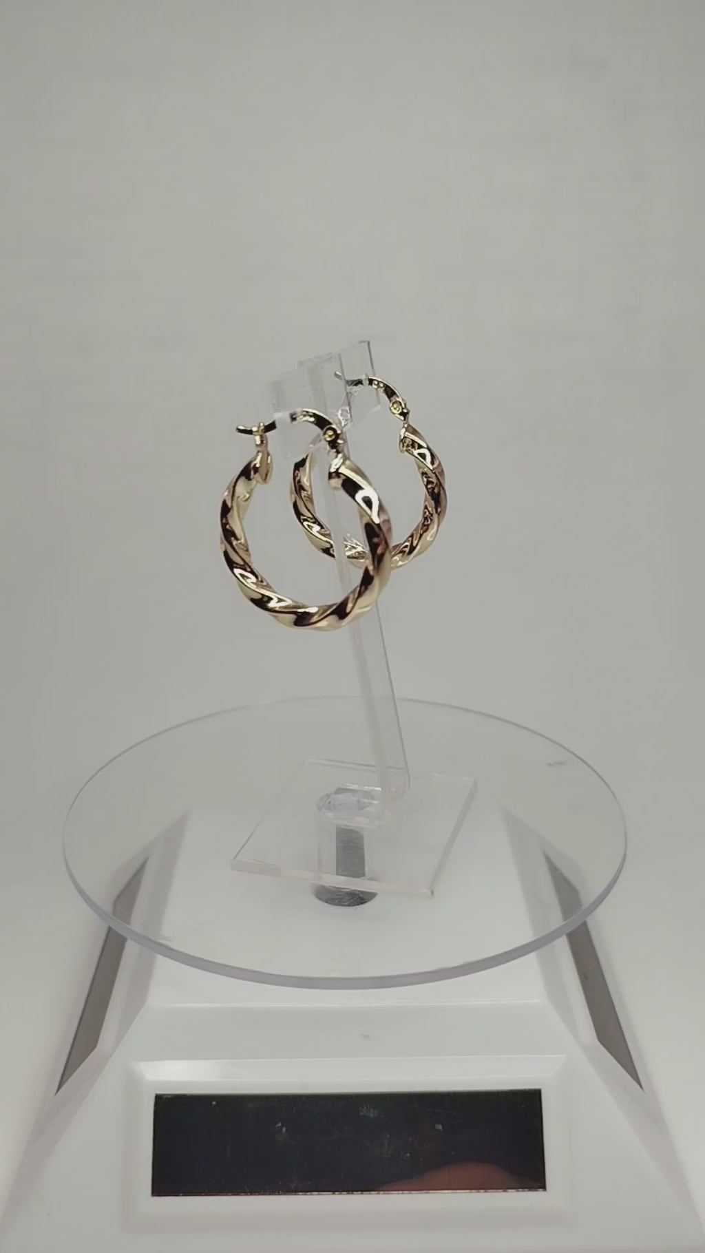 Aros enroscados de oro 14k