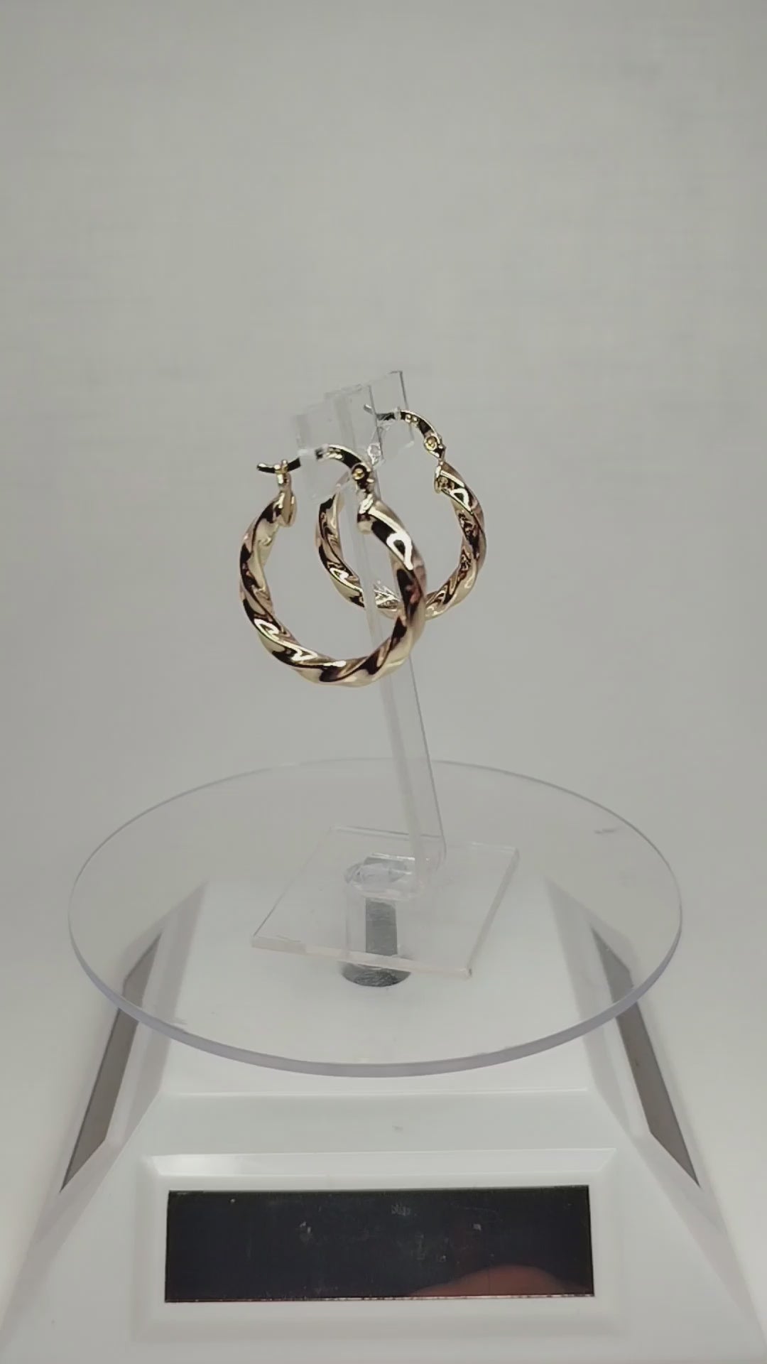 Aros enroscados de oro 14k