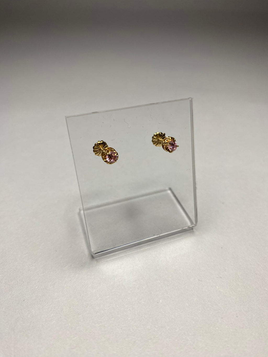 Aros de oro chatón 18k con piedra morganita